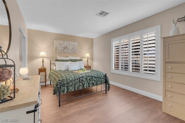 6258 Golden Rain Street, North Las Vegas, NV 89031