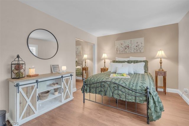 6258 Golden Rain Street, North Las Vegas, NV 89031