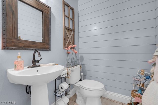 6258 Golden Rain Street, North Las Vegas, NV 89031