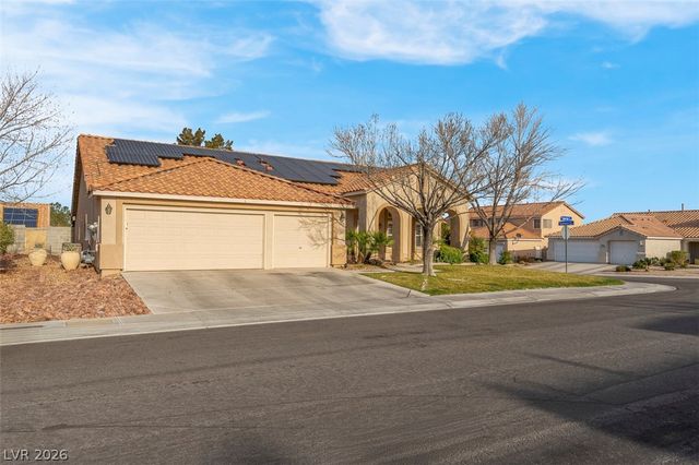 6258 Golden Rain Street, North Las Vegas, NV 89031