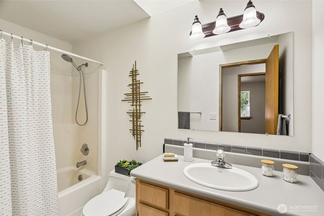 18110 81st Street E, Bonney Lake, WA 98391
