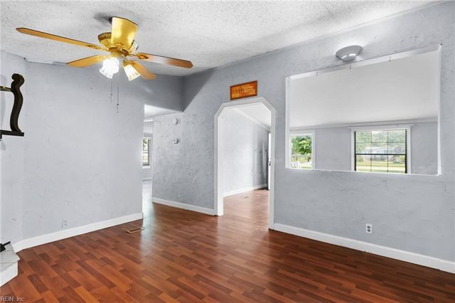 137 Robert Walker RD, Moyock, NC 27958