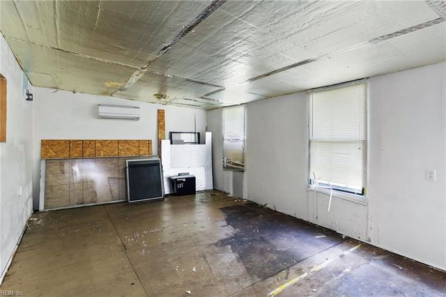 137 Robert Walker RD, Moyock, NC 27958