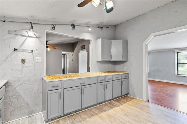 137 Robert Walker RD, Moyock, NC 27958