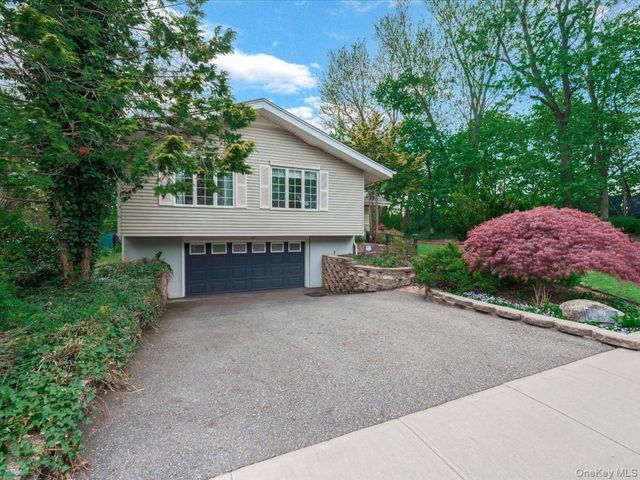 69 Roger Drive, Port Washington, NY 11050