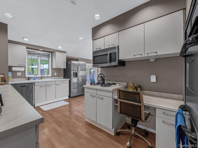 69 Roger Drive, Port Washington, NY 11050
