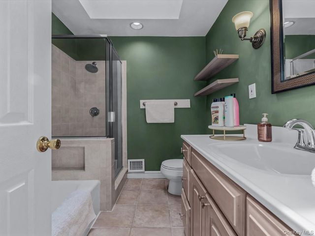 69 Roger Drive, Port Washington, NY 11050