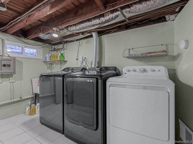 69 Roger Drive, Port Washington, NY 11050