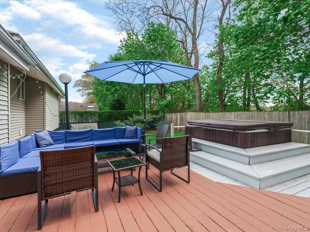69 Roger Drive, Port Washington, NY 11050