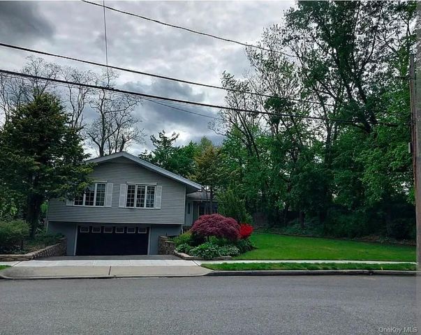 69 Roger Drive, Port Washington, NY 11050