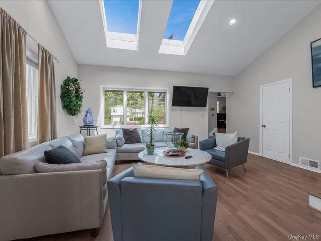 69 Roger Drive, Port Washington, NY 11050