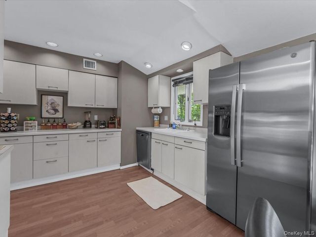 69 Roger Drive, Port Washington, NY 11050