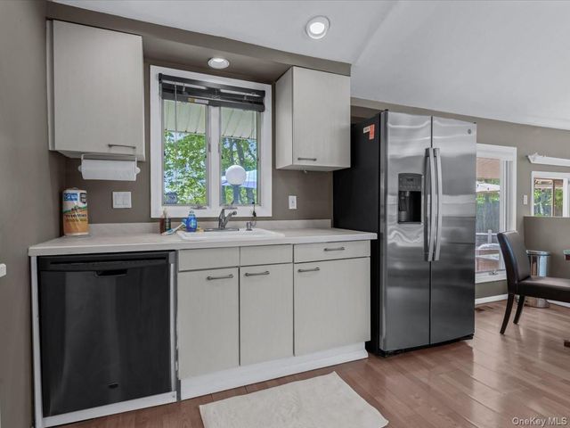 69 Roger Drive, Port Washington, NY 11050