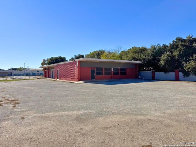 2507 S General McMullen Dr, San Antonio, TX 78226