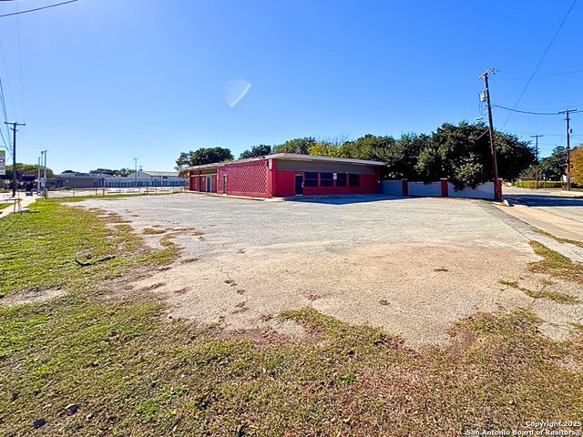 2507 S General McMullen Dr, San Antonio, TX 78226