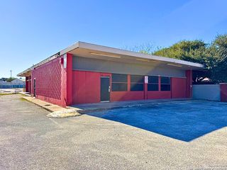 2507 S General McMullen Dr, San Antonio, TX 78226