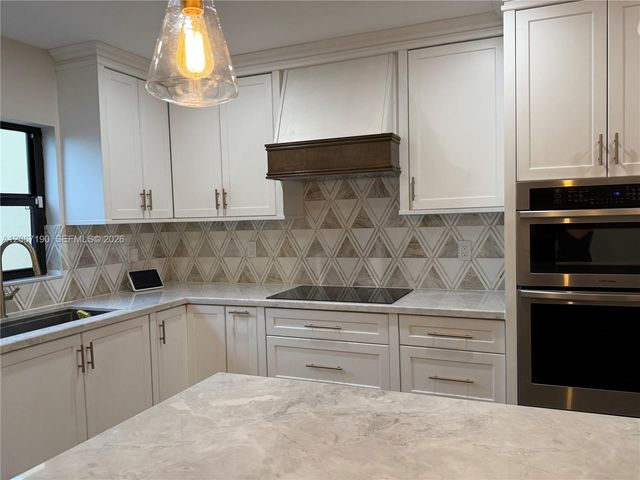 16022 Kilmarnock Drive 16022, Miami Lakes, FL 33014