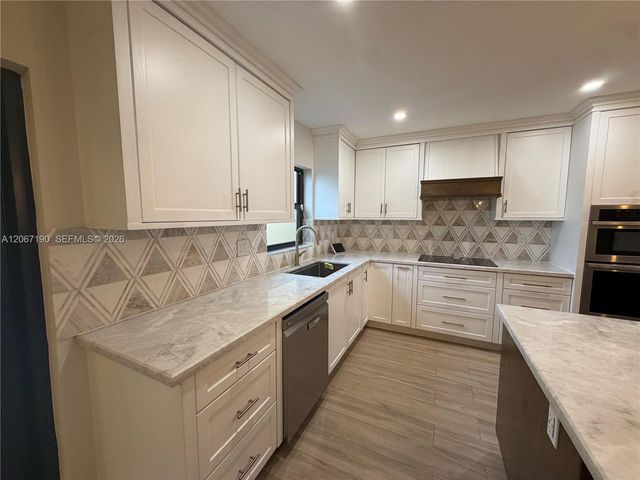16022 Kilmarnock Drive 16022, Miami Lakes, FL 33014