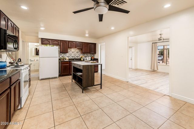 8407 E Crestwood Way, Scottsdale, AZ 85250