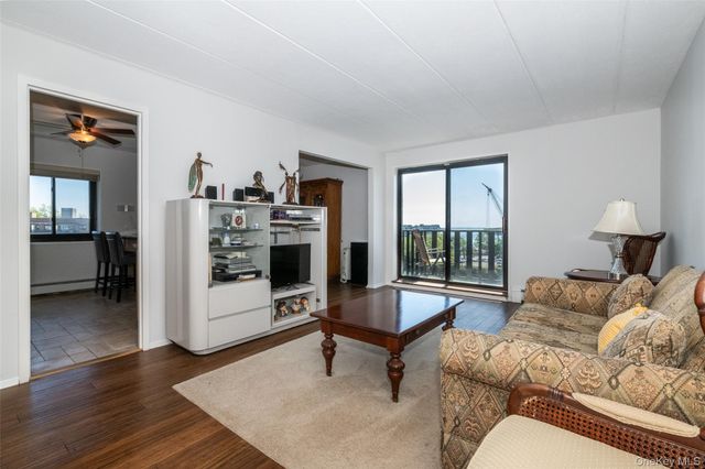 666 Pelham Road 7B, New Rochelle, NY 10805