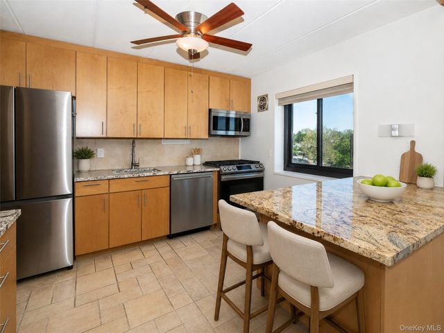 666 Pelham Road 7B, New Rochelle, NY 10805