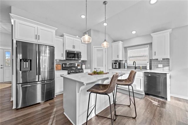 13295 N Silver Ridge Drive, Platte City, MO 64079