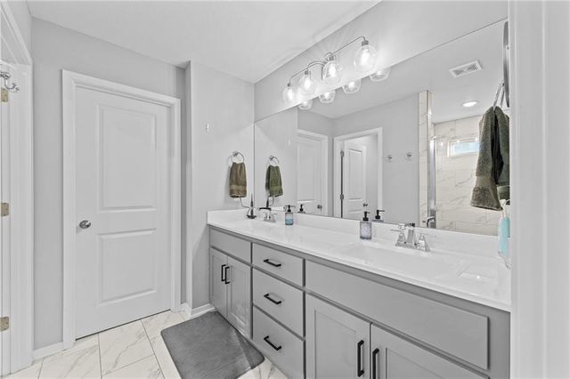 13295 N Silver Ridge Drive, Platte City, MO 64079