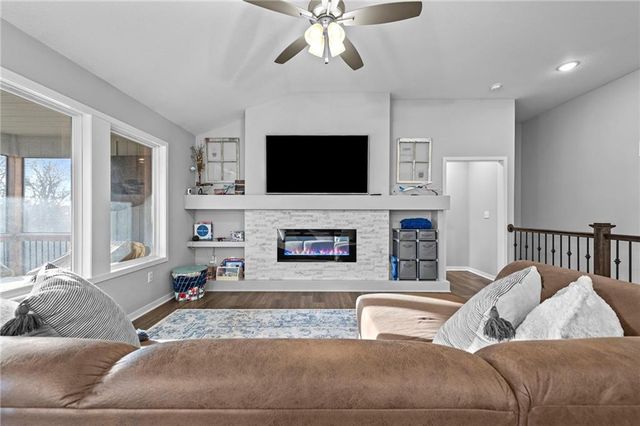 13295 N Silver Ridge Drive, Platte City, MO 64079