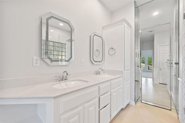 102 Paragon CT, Lakeway, TX 78734