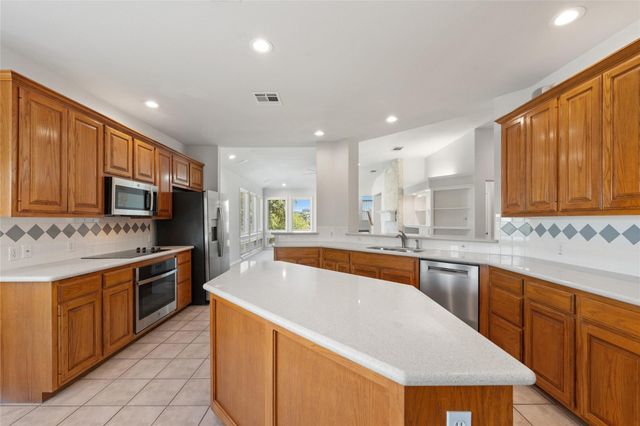 102 Paragon CT, Lakeway, TX 78734