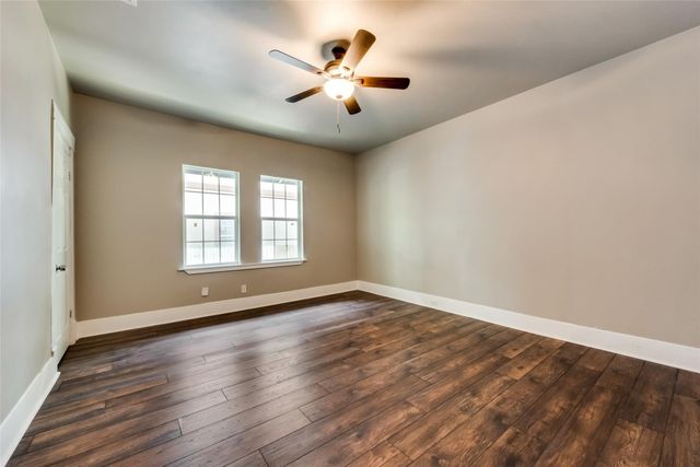 2721 Travis Avenue, Fort Worth, TX 76110