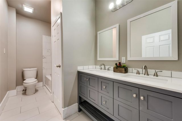 2721 Travis Avenue, Fort Worth, TX 76110