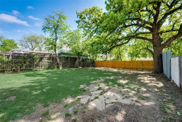 2721 Travis Avenue, Fort Worth, TX 76110