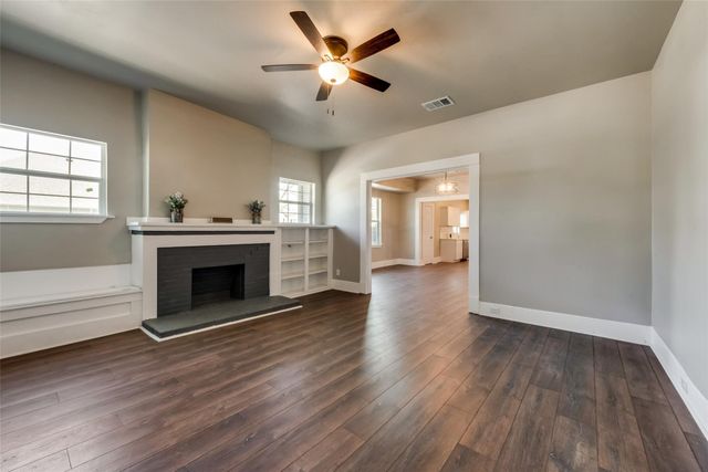 2721 Travis Avenue, Fort Worth, TX 76110