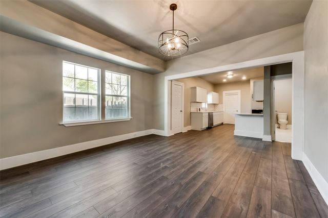 2721 Travis Avenue, Fort Worth, TX 76110