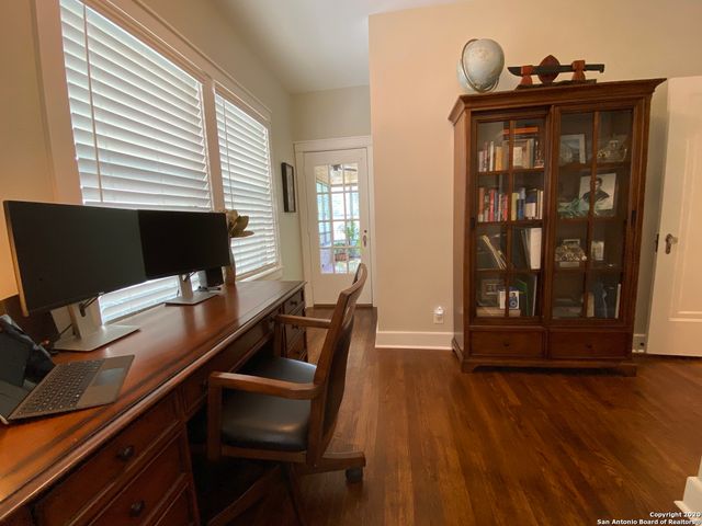 107 W RIDGEWOOD CT, San Antonio, TX 78212