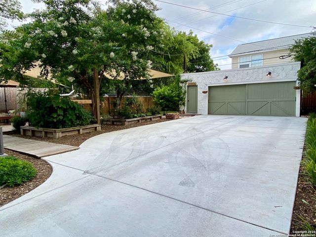 107 W RIDGEWOOD CT, San Antonio, TX 78212