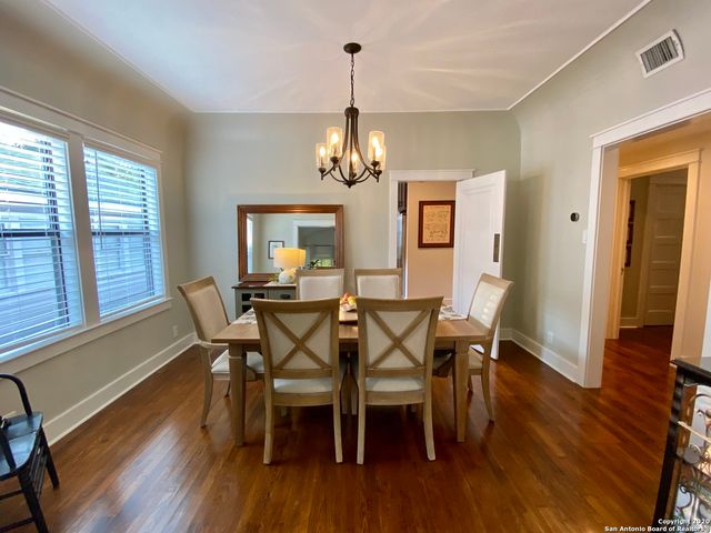 107 W RIDGEWOOD CT, San Antonio, TX 78212