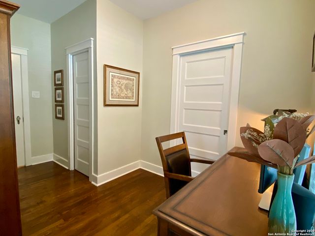 107 W RIDGEWOOD CT, San Antonio, TX 78212