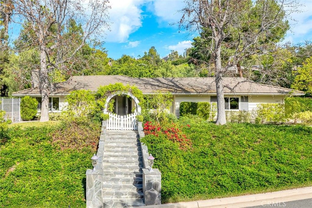 10471 Brightwood Drive, North Tustin, CA 92705