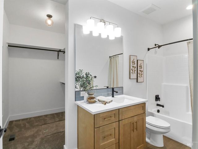 8991 Edna Lane, Middleton, ID 83644