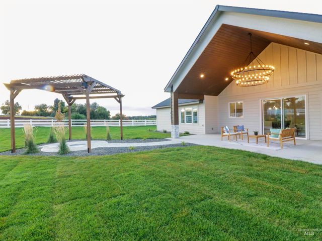 8991 Edna Lane, Middleton, ID 83644