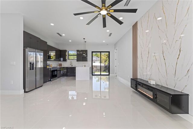 855 Calumet ST E, Lehigh Acres, FL 33974