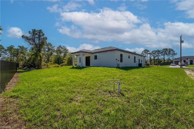 855 Calumet ST E, Lehigh Acres, FL 33974