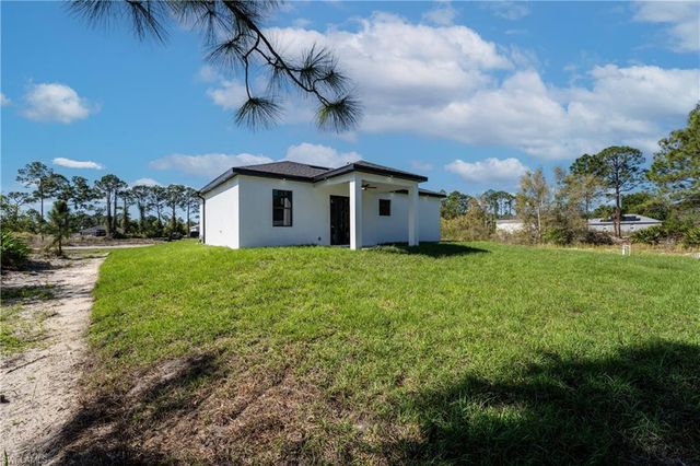 855 Calumet ST E, Lehigh Acres, FL 33974