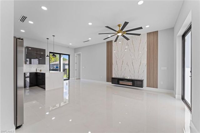 855 Calumet ST E, Lehigh Acres, FL 33974