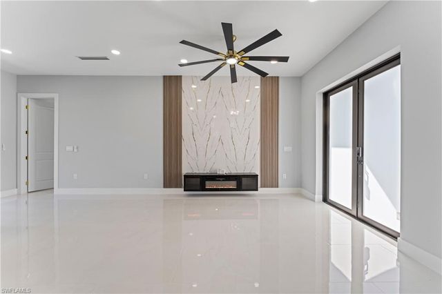 855 Calumet ST E, Lehigh Acres, FL 33974