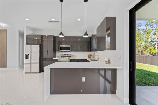 855 Calumet ST E, Lehigh Acres, FL 33974