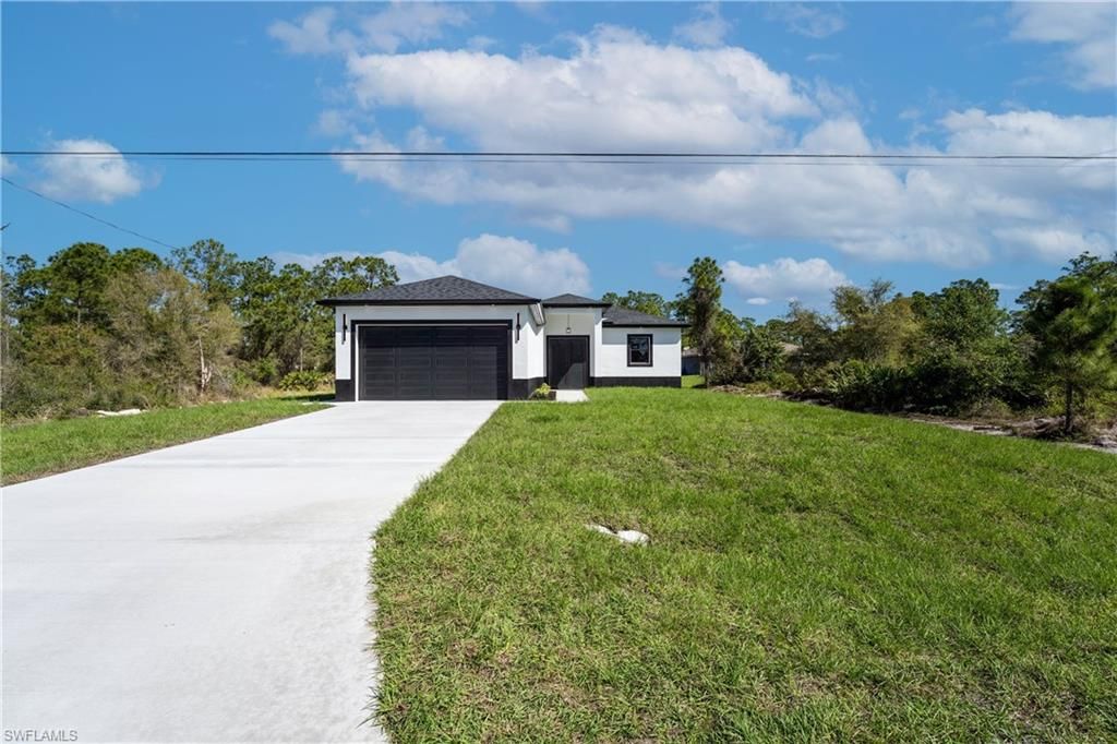 855 Calumet ST E, Lehigh Acres, FL 33974