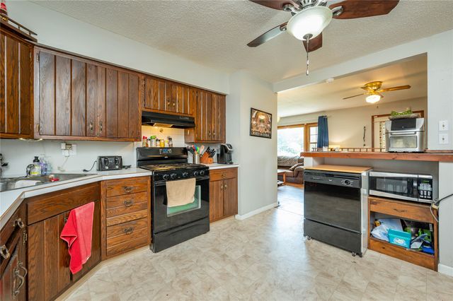 2829 E 36th Court, Des Moines, IA 50317